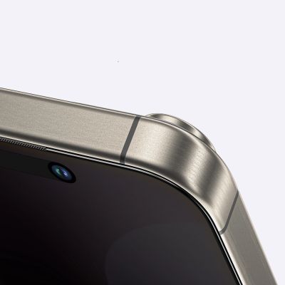 6. Szkło hartowane AMAZINGTHING Titan Privacy Glass prywatyzujące do iPhone 16 Plus