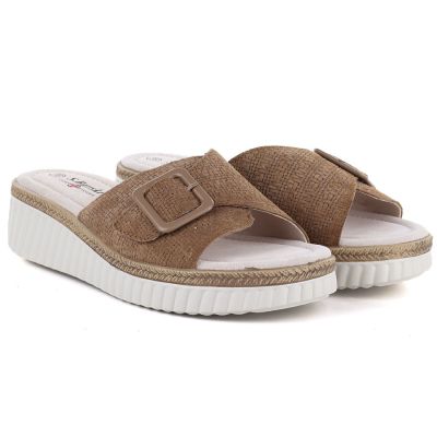 4. Skórzane klapki damskie na koturnie brązowe S.Barski 7002