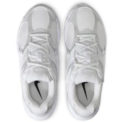 3. Buty Nike V5 RNR W HQ7901-101