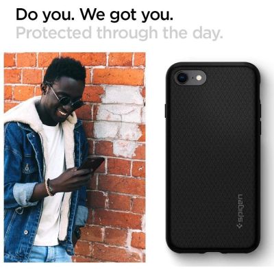 7. Etui Spigen Liquid Air na iPhone 7 / 8 / SE 2020 / SE 2022 - czarne