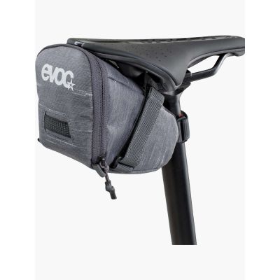 2. Torba podsiodłowa EVOC Seat Bag Tour - carbon grey