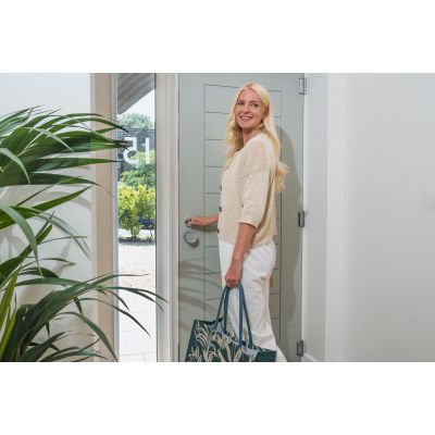 26. Inteligentny zamek do drzwi Yale Linus Smart lock L2 Lite Black