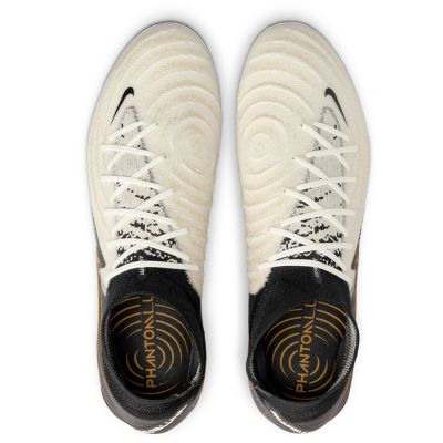 4. Buty piłkarskie Nike Phantom Luna II Elite M FJ2572-100