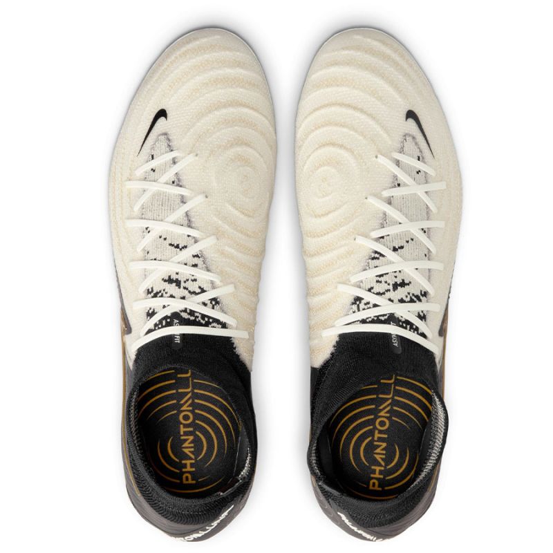 4. Buty piłkarskie Nike Phantom Luna II Elite M FJ2572-100