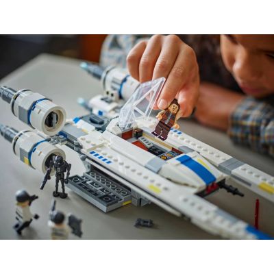 6. LEGO Star Wars 75399 Myśliwiec U-Wing Rebelii