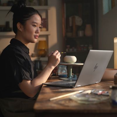 49. HP Envy x360 14-fa0016nw Ryzen 7 8840HS 14"WUXGA Touch 300nits 16GB LPDDR5-6400 SSD512 Radeon 780M Cam 5 Mpx IR 59Wh Win11 Meteor Silver Aluminum 2Y