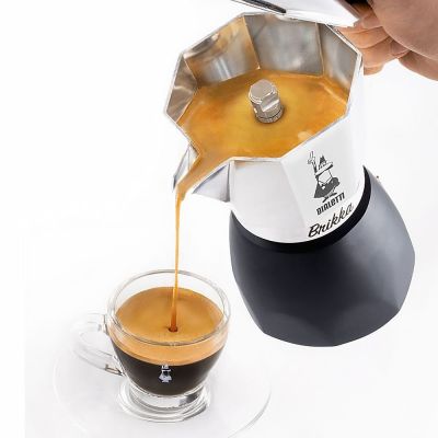 11. Bialetti kawiarka New Brikka 2023 4tz