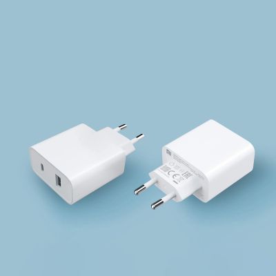 6. Ładowarka sieciowa Xiaomi Travel Charger Combo BHR4996GL USB-A / USB-C 33W PD - biała