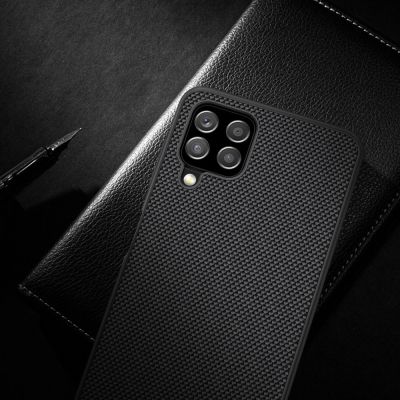 15. Nillkin Textured Case wytrzymałe wzmocnione etui z żelową ramką i nylonem na tyle Samsung Galaxy A22 4G czarny