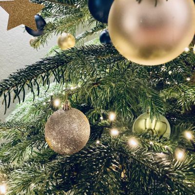 24. BOMBKA DEKORACYJNA PLASTIKOWA BEZPIECZNA 46SZT MICA COPPER