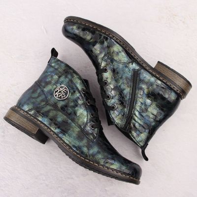 18. Botki damskie lakierowane kroko zielone Rieker 71205-90