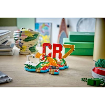 20. LEGO Editions 43012 - Cristiano Ronaldo - piłkarskie momenty