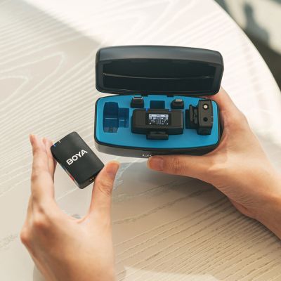 7. Mikrofony krawatowe BOYA BOYAMIC 2-02 bezprzewodowe 2.4 GHz - czarne