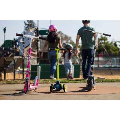 7. Hulajnoga Razor A5 Lux 13073064 (kolor różowy)