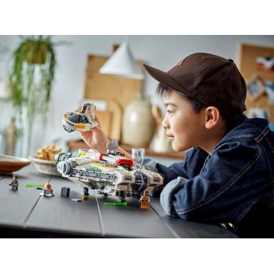 8. LEGO Star Wars 75357 Duch i Upiór II