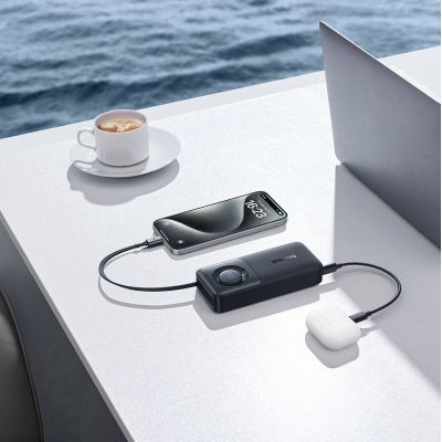 8. Powerbank Baseus Free2Pull 10000mAh 30W z portem USB-C i rozwijanym kablem USB-C - czarny