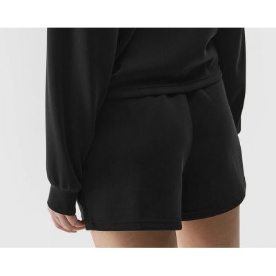 3. Spodenki 4F W 4FWSS24TSHOF324 20S