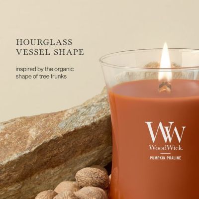 4. Świeca średnia PUMPKIN PRALINE WOODWICK