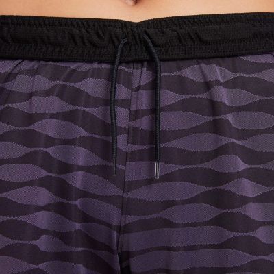 11. Spodenki Nike Dri-FIT Strike W CW6095-012