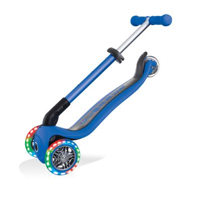 17. Hulajnoga 3-kołowa Globber Foldable Lights Navy Blue Jr 437-100