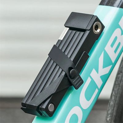 14. Zapięcie rowerowe Rockbros 32140003001 na klucz z uchwytem składane 88cm - czarne