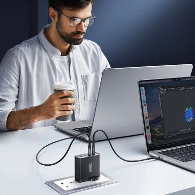 11. Ładowarka GaN UK Joyroom JR-TCG05UK 140W 3x USB-C USB-A + kabel USB-C / USB-C 240W 1.2m