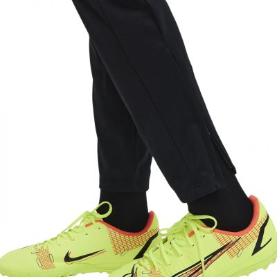5. Spodnie Nike Dri-Fit Enfant Jr DX5490 017