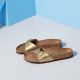 4. Klapki damskie Birkenstock Madrid Birko-Flor Gold regular szerokie złote (1016106)