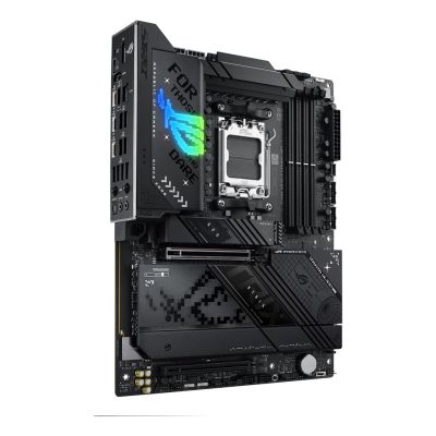 16. ASUS ROG STRIX X870-F GAMING WIFI AMD X870 Gniazdo AM5 ATX