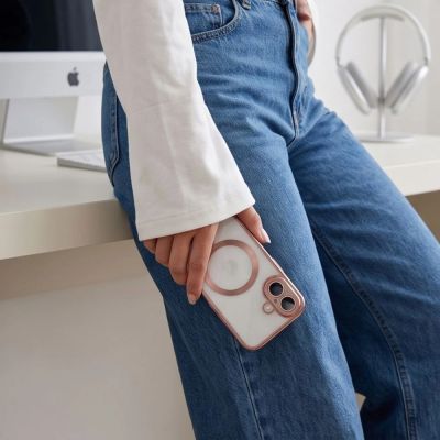6. Etui Tech-Protect MagFlex na iPhone 17 - przezroczysto-różowe