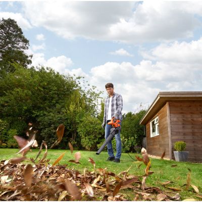 4. Dmuchawa do liści BLACK+DECKER BLACK+DECKER DMUCHAWA/ODKURZACZ BEBLV260