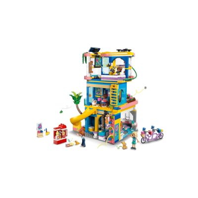 4. LEGO Friends 42689 - Domek klubu przyjaciół z Heartlake