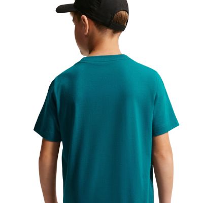 4. Koszulka dla dzieci Nike Sportswear zielona FZ5177 372