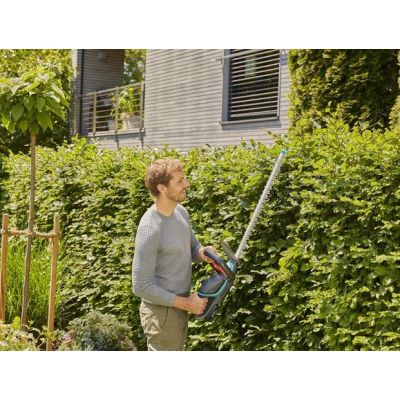 3. Gardena ComfortCut 60/18V P4A Podwójne ostrze 3,1 kg