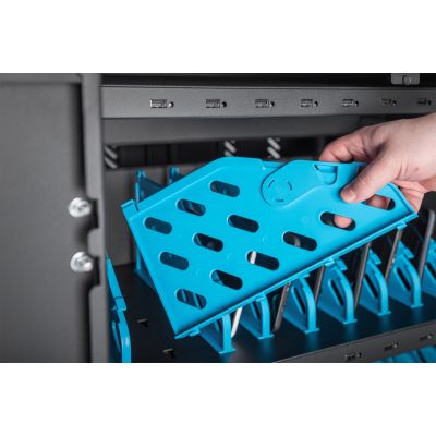 17. Szafa mobilna DIGITUS na kółkach do ładowania notebooków/tabletów do 15,6"