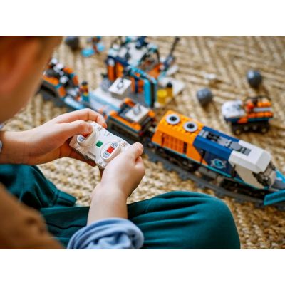 8. LEGO City 60470 Ekspres polarny arktycznych odkrywców
