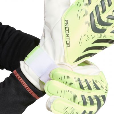 3. Rękawice bramkarskie adidas Predator Training M JN5356