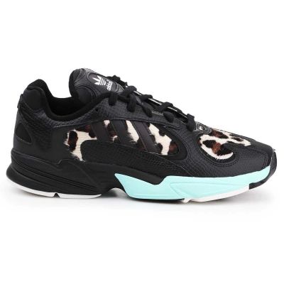 7. Buty adidas Yung-1 M FV6448