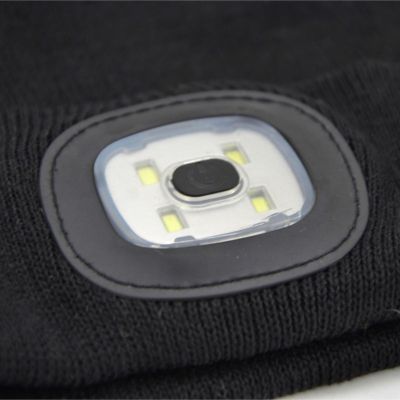 3. CZAPKA Z LATARKĄ CZOŁOWĄ 4 LED 120 LM 3 TRYBY TURYSTYCZNA CZARNA