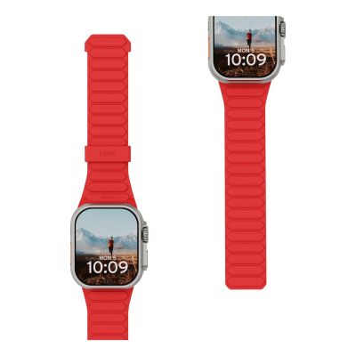 2. UAG Pathfinder - silikonowy dwustronny pasek magnetyczny do Apple Watch series 4-6 & SE 1-3, 44mm / series 7-9, 45mm / series 10-11, 46mm / Ultra 1-3, 49mm (ash/lava)