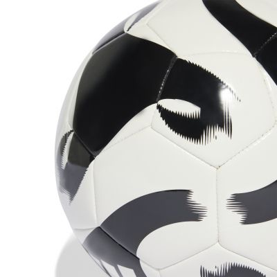 4. Piłka nożna adidas Tiro Club HT2430