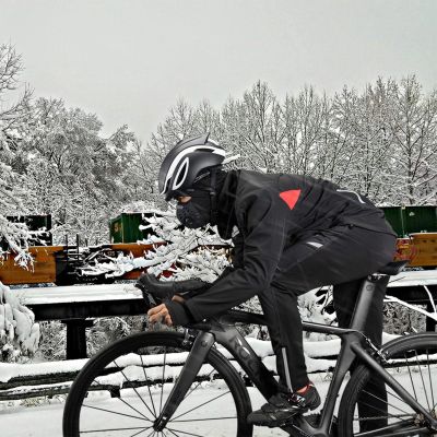 3. Kurtka sportowa Rockbros YPW021 wiatroszczelna kolarska rozmiar L - czarna