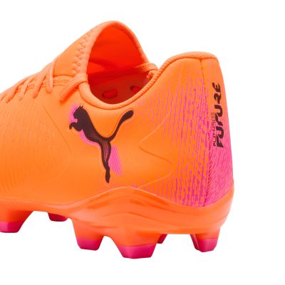 18. Buty piłkarskie Puma Future 8 Play FG/AG M 108602 03