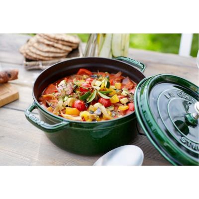 3. Garnek żeliwny okrągły STAUB 40509-358-0