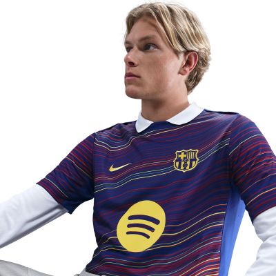 3. Koszulka przedmeczowa Nike FC Barcelona Academy Pro Home HJ7142-456