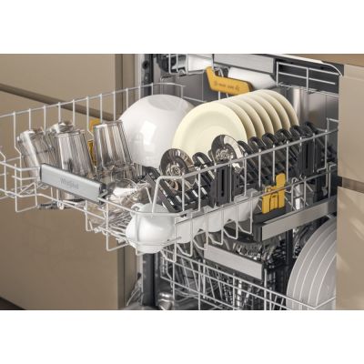 5. Whirlpool W8I HT40 T W pełni wbudowany 14 komplet.