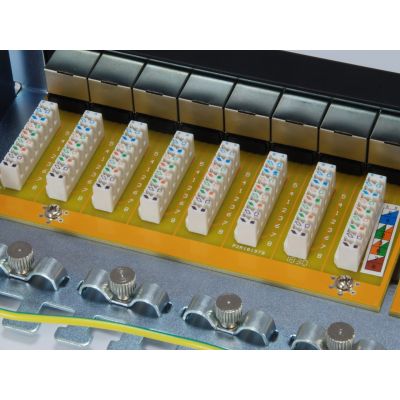 6. equip Pro - Panel krosowy - CAT 6a - RJ-45 X 24 - 1U - 48,3 cm (19")