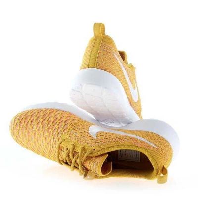 10. Buty Nike Rosherun Flyknit W 704927-700