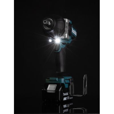 16. Klucz udarowy MAKITA DTW1004Z 18V 1050Nm 1/2"
