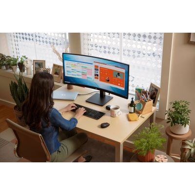 9. HP P34hc G4 monitor komputerowy 86,4 cm (34") 3440 x 1440 px Quad HD LED Czarny